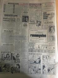 HÜRRİYET GAZETESİ  4 AĞUSTOS 1966 YIL :19 SAYI :6560--Meclis tatile girince kabine de değişecek ----Ayaksız Ali Başbakandan  Yardım İstedi ---Yunanistan nın kuzeyinde ki  45 bin Türk tecrit  edildi ---Memur zammı  meclislerin  yaz tatilinden  sonraya kaldı ---Karısının sevgilisi yolunu kesince ,şak diye  düşüp öldü ---80 lik  nine Erzurum dan İzmir e Oto -stopla geldi ---Çorumlu işçiler yalınayak  Anıtkabir e  çelenk koydu ---Radyo Programları ---Puerto -Rico lu gençler on altı  polisi yaraladı ---Hacı Bektaşi Veli  Bektaşilik ve Alevilik Tarihi  : İhsan Mesut ----Türkiye 'nin üçüncü büyük radyosu Erzurum a kuruldu --Fenerbahçeli Ercan bir kadın yüzünden dün  gece karakolluk oldu ---Kupayı hep birlikte kazandık yedekler de aynı primi alsın --Milli Lig maçlarının fikstürü  çarşamba günü  belli olacak ---Hamburg Mini -Etek Kraliçesi Seçildi ---Başkan Sunay Kırklareli n de davul zurnayla karşılandı ---