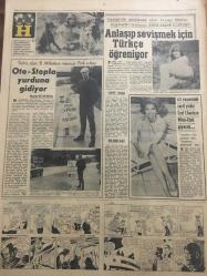 HÜRRİYET GAZETESİ  1 AĞUSTOS 1966 YIL :19 SAYI :6557----Zam yerine ikramiye teklifi kuvvet kazandı --Af Kanunu Görüşülecek Olan Senato dün de Toplanamadı ---CKMP Kıbrıs için gensoru açılmasını istedi --MP iktidarı intikamcı  davranmakla suçladı ---Emekler  bugünden itibaren yeni şekle göre satılacak ---Radyo Programları ---Bir milyonerin idare ettiği şebeke yakalandı ----Reşat Aksan :İdare meclis azası , Ahmed Dallı  : İdare meclis azası  ,Nejat Eczacıbaşı  :İdare meclis azası  ,Vehbi Koç : İdare meclis azası , Bedi Yazıcı :İdare meclis  başkanı ,: Tam hayat sigortanın  kurucuları ve yöneticileri Türk ve yabancı iş aleminde  daima en ön  safları işgal  etmiş  halka ve memlekete faydalı olmak gayesiyle  çalışan  güvenebileceğimiz kimselerdir ----İngilizler şampiyonluklarını kutluyor ---Anlaşıp  sevişmek için Türkçe öğreniyor ---Oto -stopla yurduna gidiyor ----Bazzaz ile Molla Barzani ,Rusya da Görüşecekler ---