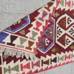 Uşak Kilim El dokuma, yün 190x80