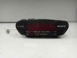Eskilerden Sony İCF C-211L Saatli Alarmlı Radyo