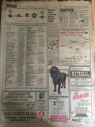 HÜRRİYET GAZETESİ 16 AĞUSTOS 1964 YIL :17 SAYI :5852---Limana giren tekne emaneti getirmişti  denizde kırmızı ışık yanıp söndü ---İktisadi ablukanın kaldırılmasını  Yunan Hükümetinden talep  ettik ---Yunan basını Kıbrıs taksim ediliyor  diyor ---Radyo Programları ---Bankadan çaldığı parayı aynı bankaya yatırırken  tutuldu ---Erkeklerin  3 milyon fazla olmaları onları daha cazip  görünmeye zorluyor ---Haydar Paşa Garı Nasıl Havaya Uçuruldu ?--Fenerbahçe ye böyle antrenör  gelmedi --Galatasaray kampa girmeyecek---Beşiktaş İ.Spor önünde ilk ciddi imtihanını veriyor --Türkiye -İsrail Bugün Yarışıyor ---Clay evlendi --Adnan Şenses :Odeon plaklarında satışa arz edilmiştir ---Kayıklardan gelen malzemeler ekmek ve sudan mühimdi ---Orta öğretimde  öğrenci kayıtları  başlıyor ---Bir kadın  beğendiği erkeği nasıl cezbeder -----Erkekler kadınlarda nelere dikkat eder ----
