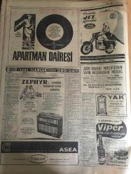 HÜRRİYET GAZETESİ 16 AĞUSTOS 1964 YIL :17 SAYI :5852---Limana giren tekne emaneti getirmişti  denizde kırmızı ışık yanıp söndü ---İktisadi ablukanın kaldırılmasını  Yunan Hükümetinden talep  ettik ---Yunan basını Kıbrıs taksim ediliyor  diyor ---Radyo Programları ---Bankadan çaldığı parayı aynı bankaya yatırırken  tutuldu ---Erkeklerin  3 milyon fazla olmaları onları daha cazip  görünmeye zorluyor ---Haydar Paşa Garı Nasıl Havaya Uçuruldu ?--Fenerbahçe ye böyle antrenör  gelmedi --Galatasaray kampa girmeyecek---Beşiktaş İ.Spor önünde ilk ciddi imtihanını veriyor --Türkiye -İsrail Bugün Yarışıyor ---Clay evlendi --Adnan Şenses :Odeon plaklarında satışa arz edilmiştir ---Kayıklardan gelen malzemeler ekmek ve sudan mühimdi ---Orta öğretimde  öğrenci kayıtları  başlıyor ---Bir kadın  beğendiği erkeği nasıl cezbeder -----Erkekler kadınlarda nelere dikkat eder ----