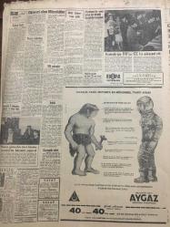 HÜRRİYET GAZETESİ 29 OCAK 1966 YIL :18 SAYI :6376---Erenköy de ki 504 Türk Mücahidi Kıbrıs ı Terk Etti ---20 gün nişanlı kaldığı kızı kezzapla yaktı ----Kravatlı eşkiya Dodo yu alnına isabet eden üç kurşun öldürdü ---İnönü AP nin Tehlikeli Bir Yola Girdiğini Söyledi ---Anneleri kömürden zehirlenip  ölen 3 kızını boynu bükük kaldı ---Ali Sami Yen Stadyumunun Otopark Konusu Hallediliyor ---Darülacezeye gitmek istemeyen İngiliz Kemal Bakırköy e yatırılacak ---Fotoğraf dalında gümüş plaketi Alaettin Büte kazandı ---İnsanlardan nefret eden kadın 1 milyon lira tutan servetini hayvanlara bıraktı ----Galatasaray -İst.Spor Oynuyor ---Ordu Takımımız Bağdat ta Irak ı 3-1 mağlup etti ---Necmi Mutlu :Özlediğimiz şampiyonluğa kavuşacağız --Profesyonel Kulüplerin bir an önce şirket haline getirilmesi isteniyor ---Göksel Arsoy ay sonunda ilk plağını dolduruyor ---Şehvetin Esiriyiz --Bir İtalya Film şirketi Boğaz da Film  çevirecek ---Neden evlenmiyorlar : Türkan Şoray ,Hülya Koçyiğit ,Ajda Pekkan --