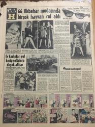 HÜRRİYET GAZETESİ 26 OCAK 1966 YIL :18 SAYI :6373---Kırşehir de 100 ev yıkıldı .Bütün Ege Sular Altında Kaldı --Londra da Bayram sabahı bir parkta namaz kılındı ----Seller afet halini aldı ---Dış politika için liderler toplantısı yapılacak ---İzmir de grev gözcülüğü yaparken tanışan yedi çift  bir günde evlendi ---Yüksel Kasapbaşı ,Abidin Behpur ,Yüksel Öztürk : Vazife başında donarak ölen arkadaşlarımızı bugün 10.30 da anıyoruz ---Dış politikada için liderler toplantısı yapılacak ----Florya da 12 daireli bir blok motel inşa ediliyor ---Radyo Programları ---Otobüs işçileri binlerce Londralıyı  yaya bıraktı ---Fuar Göl Gazinosunda : Sevim Çağlayan --Muzaffer Akgün --Film ve ses yıldızı :Semra Sar ---Kral Faruk un büyük kızı Feryal ,İsviçreli bir otelci ile evlendi ---Şike maçın vesikaları çalındı ---Fenerbahçe Galatasaray ı Ogün ün  golü ile yendi :1-0---66 ilkbahar modasında bir çok hayvan rol aldı ---Ev kadınları yol kesip şoförlere dayak attılar ---