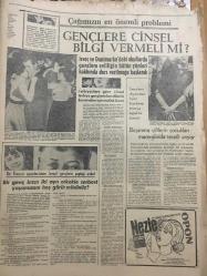 HÜRRİYET GAZETESİ 23 OCAK 1966 YIL :18 SAYI :6372---Orta Doğu da  yeni bir harp tehlikesi ---Batı Almanya da Beş Sovyet Casusu Yakalandı ---Pahalılığa karşı bir çare aranıyor ---37 Komandos  dünya evine giren arkadaşları  Naci yi  karga tulumba denize attı ---Tunceli Müftüsü Almanya dan Radyo Teknisyeni Olarak Döndü ----İltimas ve Nüfus Kullanan Kimselere Yardım Eden Memurlar Cezalandırılacak ---Sinema biletlerin  5 liraya yükseltilmesi teklif edildi ---Çağımızın en  önemli problemi  :Gençlere Cinsel Bilgi Vermeli Mi ?---Leyla Tunca --Nuri Sesigüzel ---Beşiktaş ,Göztepe den dün zor kurtuldu :0-0---İz.Spor beklenmedik bir başarı elde etti ---Fenerbahçe ,Galatasaray hazırlığını tamamladı --Turgay ve Şeref Dünya Kupasına Gidecekler ---Yağmurlardan Manisa Ovası Bir Deniz Aldı ---Başkan Johnson un kayınbiraderi  bol paralı bir işe girdi ---Cüneyt Akcayürek in Ankara Savcılığında  ifadesi alındı ---