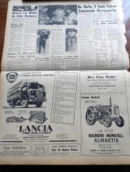 Zafer Gazetesi - 6 Ekim 1959 - Başvekil Adnan Menderes Bugün Amerika'da - CENTO Toplantısına Yarın Başlanıyor - Cumhuriyeti Köylü Millet Partisi Yüksek Kademeleri De Çözülüyor - Japonya'daki Tayfun Faciası - İngiliz Film Ve Televizyon Yıldızı Rosalie Crotchley - İngiltere'de İktidar Değişirse - Adana'da Kasım Gülek Kemal Satır Mücadelesi - Oto İthaline Dair Tahsisler İhtiyaca Göre Yapılmaktadır - Büyük Kumar Yazan Thomas Costain Yazı Dizisi - Teknik Öğretmen Okulu Dün Açıldı - Ragıp Akyavaş - Sovyet Suni Peyki Tekrar Sinyal Vermeye Başladı - Kruşçef Pekin Havaalanında Kızıl Çin Lideri Mao İle Fotoğraf - Yugoslav Komünist Partisinin Yayın Organı Borba Komünist Çin'e Çatıyor - Kibar Aileler Yazan M. Druon Yazı Dizisi - Sarı Çizmeliden Yazan Adviye Fenik Köşe Yazısı - Adım Adım Anadolu Memleket Röportajları Yazı Dizisi - Sing Sing'de Baş Gardiyanının Not Defterinden Yazan Johny J. Sheehy Yazı Dizisi - Fenerbahçe'nin Teklifini Nice Kabul Ediyor Mu - Fahir Özgüden Yeni Rekor Peşinde