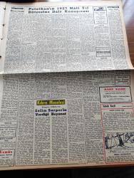 Zafer Gazetesi - 25 Şubat 1957 - Başvekil Adnan Menderes'in Mecliste Yaptığı Konuşma - Bağdat Paktı'nın Yıldönümü Başvekil Adnan Menderes'in Mesajı - Ethem Menderes'in Mesajı - Adliye Vekaletine Ait Bütçe Kabul Edildi - Basın Hürriyetine Tam Olarak Sahibiz - Sovyetlerin Mısır'a Askerî Yardımı - Devlet Demir Yolları Umum Müdürü Safa Yalçuk - Birleşmiş Milletler Türkiye'nin Kıbrısla Alakasını Teslim Etmiştir - Alsancak Stadı Maç Esnasında Çöktü 1 Seyirci Öldü - Cezayir'de Çarpışmalar Şiddetlendi - Güzel Sanatlar Balosu Çok Neşeli Geçti - Orhan Seyfi Orhon Köşe Yazısı - Buğday Bankası - Kıbrıs Meselesi Birleşmiş Milletlerde Selim Sarper'in Verdiği Beyanat - Mason Balosu Ankara Palas Salonlarında - Radyo Müzik Televizyon Dans Yazan Hikmet Münir Ebcioğlu - Ordu Maçında Haketmediğimiz Bir Mağlubiyete Uğradık - Mustafa Ertan Penaltıyı Kaçırdı - Fenerbahçe Son 10 Dakikadaki Oyunuyla Gençlerbirliğini Yendi - Fay Temizleme Tozu - Beşiktaş Beyoğluspor'u 3 1 Yendi