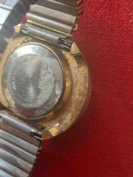 Timex Erkek Kol  Saati,  Altın ve Paslanmaz Çeliğin Muhteşem Uyumu. Çalışır vaziyette Kurmalı, Su Geçirmez. . 1950 lerden..