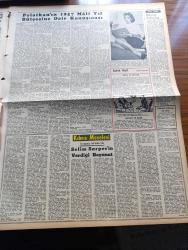 Zafer Gazetesi - 23 Şubat 1957 - Kıbrıs Meselesi Dün Karara Bağlandı - 1957 Bütçesine Haksız Delilsiz Ve Yersiz Hücumlarda Bulunan Muhalefet Layık Olduğu Cevapları Aldı - CHP Muhalefet Olarak Asab Bozucu Tahriklerden Başka Bir Şey Yapmamıştır - Kemal Biberoğlu - Psiko Sosyal Yardımlaşma Cemiyeti - Reisicumhur Dün Ankara Silah Fabrikasını Gezdi - Yüksek Askeri Şura Dün Çalışmalarına Başladı - Adana'da Bir Öğretmen Boğularak Öldürüldü - İsviçre'de Kadınlar Da Rey Verebilecek - Güzel Sanatlar Birliği Resim Sergisi Açıldı - Mimarların Balosu Bu Akşam Verilecek - Kıbrıs Meselesi Birleşmiş Milletlerde Selim Sarper'in Verdiği Beyanat - Film Yıldızı Gene Kelly - Montesi Davası Devam Ediyor - İtalyan Ordu Takımı 34 Kişilik Kafile Halinde İzmir'de - Fenerbahçe Güneşspor Maçı - Gençlerbirliği Otoyıldırım Maçı - Türkiye Boks Birinciliklerine Bugün Harp Okulu Salonunda Başlıyor - Sümerbank - Fay Temizleme Tozu - Belalı Kaptan Filmi Başrolde Henry Fonda James Cagney Ankara Sinemasında - Mason Balosu