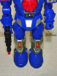 10922-MADE IN CHINA ROBOT OYUNCAK**KUSURSUZDUR**