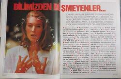 HÜRRİYET GAZETESİ-SHOW DERGİSİ-18 EKİM-1992-SAYI:30-BRİGİTTE NİELSEN-KAPAK-FOTOĞRAF-RÖPORTAJ-BRIGITTIE NIELSEN-RIDVAN DİLMEN-O NE GÜNDÜ AMA-HER İNSANIN YAŞAMINDA UNUTAMADIĞI HEYECAN DOLU BİR GÜN VAR-KIRMIZI CAZİBE-TUTKUNUN RENGİYLE KADINLAR DAHA ŞIK DAHA GÜZEL-DİLİMİZDEKİ TAKINTILAR-BANA ŞEYTAN DEMEYİN-RIDVAN ÖZEL YAŞAMINI ARTUN ÜNSAL'A ANLATTI--FACE TO FACE-ALBA PARİETTİ-YILMAZ ZAFER-NİLÜFER AÇIKALIN-AIDS-MERLİN YASASI-MATHİLDE MANUKYAN-DEBORA CAPRİOGLİO-TOM CRUİSE-MİCHELLE PFEİFFER-KİM BASİNGER-SELCAN KIRCA-SEMA SİPAHİOĞLU-CHRİSTOPHER LAMBERT-MADONNA-QUASİMODO-TURGUT ÖZAL-EFE-ZEYNEP ÖNAL-GİRNE-AYŞE ATAKAN-FATOŞ ÖNAL-SEZEN AKSU-NEŞE ERBERK-DİLİMİZDEN DÜŞMEYEN-AZADE TONER-YASEMİN KAMHİ-OSMAN ÇARMIKLI-FEYYAZ TOKAR-AŞK-TEST-ALEV KOMİLİ-LEYLA MARDİN-SEMA KAYNAR-FERİDE ÇACUŞOĞLU-ŞELE ÇAVUŞOĞLU-DENİZ MURATHANOĞLU-TÜLİ KAMHİ-YOLANGA ERTUNGA-BEKIS SABANCI-DENİZ KURBANZADE-RÜKSAN ÜRGÜPÜLÜ-SOSYETE-HAYVAN ZEKASI-KARİKATÜR-BURÇLAR-BULMACA