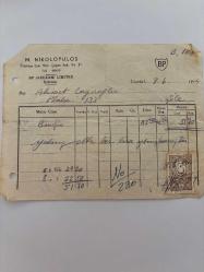OTOMOBİL BENZİN FATURASI - 8 HAZİRAN 1954 - M.NİKOLOPULOS - BP (AEGEAN) LİMİTED - ŞİLE, İSTANBUL - AHMET ÇAYIROĞLU - ISLAK İMZALI, KAŞELİ DAMGA PULU - 13 x 17 cm EBATLI ORİJİNAL FATURA