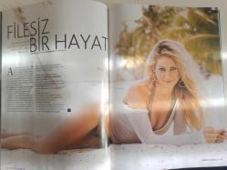 Maxim Aylık Aktüalite Sinema Tiyatro Müzik ve Magazin Dergisi - Ekim 2008 - Kortların Değil Gönlümüzün KRaliçesi - Okyanus Fatihi Maxim'de - Tolga'yı dövdürdük - Futbolitika - Top Peşinde Dünya İşleri - Masaj Kaygısına Son - Sihirli Ellere Gerek Yok! - Sen de Masaj Yapabilirsin - Okyanusta Tek Başına - Erden Eruç'un Öyküsü Hayata Bakışınızı Değiştirecek - En Tehlikeli Oyun - Boynuzundan Afrodizyak Üretilen Zavallı Canavar - Döve Sanatı - Beden Süslemesine Derinlemesine Bir Bakış - Uzun Süreli İlişki - Yılları Devirince Seks Hayatı Ne Olur? - Kaçmak Her Zaman Çözüm Olmaz - Ormanın Esas Kralı - Dita Von Teese - Mustafa Doğan - Hızlı, Konforlu ve Ulaşılabilir fotoğraf ve haberi - Tam Takım Dergi