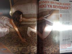 Maxim Aylık Aktüalite Sinema Tiyatro Müzik ve Magazin Dergisi - Ekim 2008 - Kortların Değil Gönlümüzün KRaliçesi - Okyanus Fatihi Maxim'de - Tolga'yı dövdürdük - Futbolitika - Top Peşinde Dünya İşleri - Masaj Kaygısına Son - Sihirli Ellere Gerek Yok! - Sen de Masaj Yapabilirsin - Okyanusta Tek Başına - Erden Eruç'un Öyküsü Hayata Bakışınızı Değiştirecek - En Tehlikeli Oyun - Boynuzundan Afrodizyak Üretilen Zavallı Canavar - Döve Sanatı - Beden Süslemesine Derinlemesine Bir Bakış - Uzun Süreli İlişki - Yılları Devirince Seks Hayatı Ne Olur? - Kaçmak Her Zaman Çözüm Olmaz - Ormanın Esas Kralı - Dita Von Teese - Mustafa Doğan - Hızlı, Konforlu ve Ulaşılabilir fotoğraf ve haberi - Tam Takım Dergi