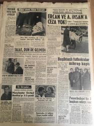 HÜRRİYET GAZETESİ 4 ŞUBAT 1966 YIL :18 SAYI :6382--Gürsel Washington da ambülansla hastaneye  nakledildi ---Vehbi Koç Şirketlerine Nakledildi --Hacı Ömer defnedildi ---İzmit Koruma Tarım İlaçları Fabrikasındaki  Yangında 6 Milyon Lira Zarar Var---Gönüllü geline mahkemede de hayır diyen 14 yaşındaki damat  namzedi , tekrar cezaevine girdi ---Endonezya da bir yolcu gemisi battı  ,89 ölü var ---Çalışmayan  belediye başkanı her ay 50 lira ceza verecek ---Eski  gecekondularda oturanlar için  blok apartmanlar  yapılacak ---Radyo Programları ---Yerli sinemalarda  aşk zinciri ,dönme dolap : Leyla Sayar ,Muhterem Nur , ,Muzaffer Tema , Ediz Hun ve aşkları  dönme dolapta dönüyor  ---1966 San Remo  Müzik Festivali Domenico Modugno 4. Defa Kazandı ---Molnar Vefa dan ayrıldı --Ercan ve A.İhsan a ceza yok --Beşiktaşlı futbolcular  mikrop kaptı --Manchester United Benfica yı 3-2 yendi ---Fenerbahçe de 3 başkan adayı var --Hacı Ömer geride 150 milyon lira bırakıp  gitti ----