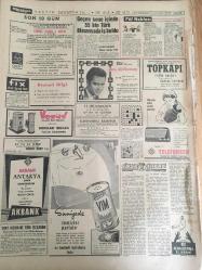 HÜRRİYET GAZETESİ 25 OCAK 1965 YIL :17 SAYI :6014---AP ye göre CHP iktidarı bırakmak niyetinde değil ---Hemşire adayı ,4 aydan beri evine gitmiyormuş ---İmamın tahrik ettiği cemaat kaymakamını  evini bastı ---Churchill Öldü: Eski İngiliz Başbakanın yanına gömülecek --- Kemiksiz kız ,18 yıl sonra tekrar Türkiye ye geldi ----Gece su kesilmesi halkı  zor durumda bırakıyor ---Radyo Programları ---Geçen sene içinde 55 bin Türk Almanya da iş buldu ----Star Plaklarında Satışa Çıktı : Erol Büyükburç ---Vietnam da 200 Budist  açlık grevi yapıyor ---Milli Takımımız Portekiz e 5-1 yenildi --Ankara :2 İstanbul :0 --Ordu Takımı Adana  D.Spor u 1-0 yendi ---Güneyin yıldızı Demirspor :Küme düşmemek için  çırpınıyorlar ----Çağımızın en büyük devler adamı idi :Churchill 64 yıl yalnız İngiliz İmparatorluğunun  değil ,bütün  dünyanın kaderi ile de oynamıştı ---Yurt dışından 10 yıldan fazla kalan elçiler merkeze alınıyor ---Churchill hayat hikayesi ---