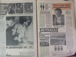 7 Gün Haftalık Aktüalite Sinema Tiyatro Müzik ve Magazin Dergisi - Sophia Loren - Çağınızın En Pahalı Doğumu Ocak Ayında- Kim Kiminle Evlenmeli? - Kaza Kurşunu ile Sakat Kaldı - İtiharlık Öğrenci idi - Zeki Çetin Plak Reklamı - Anadolukavağı'ndan Denize Giren Milli Yüzücü Ersin Aydın, Boğaz'ı 5 Saatte Yüzerek Kızkulesi'ne Çıktı - Garip Ama Gerçek - Dore Kumaşları - Sesini Duyup da Yüzünü Göremediklerimiz - Yılmaz Tok - Hazin Güran - Çetin Çeki - Müberra Yetkin - Zafer Cilasun - Jülide Gülizar - Sevinç Yemişçi - Güneş Uğurlu - Ülkü Kuranel - Krallar Gibi Yaşayan Köpek - Cins Köpek Uçaktan Başka Hiçbir Vasıtaya Binmemiş - Ankara'da Çiçek Hastanesi Kuruldu - Boston Canavarı filmini gören baygınlık geçiriyor - Elektronik Beyinle Çöpçatanlık - Çocuklar Sizin İçin - Nazlı Kız - Oluklu Sigara - Su Buharı Cildi Gevşetir Soğuk Su Gerer - Çabuk Aşık Oluyormusunuz? - Üngörmüşler Çizgi Romanı - 7 Gün'ün büyük oyunu - Bizimkiler ve Fatoş Çizgi Romanı fotoğraf ve haberi - Tam Takım Dergi