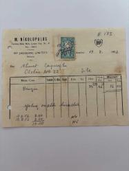OTOMOBİL BENZİN FATURASI - 19 AĞUSTOS 1952 - M.NİKOLOPULOS - BP (AEGEAN) LİMİTED - ŞİLE, İSTANBUL - AHMET ÇAYIROĞLU - ISLAK İMZALI, KAŞELİ DAMGA PULU - 13 x 17 cm EBATLI ORİJİNAL FATURA