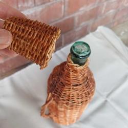 Hasır Örgü Cam Şişe Kulplu ve Kapaklı