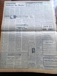 Zafer Gazetesi - 20 Ocak 1958 - Sovyet Başvekilimizin Mesajına Başvekil Adnan Menderes'in Cevabı - Adnan Menderes Suriye İle Halledilecek Bir Davamız Yoktur - Başvekil Adnan Menderes Mithatpaşa Stadında Galatasaray Beşiktaş Maçını Takip Etti - Fatin Rüştü Zorlu Avrupa'dan Döndü - İstanbul'da 112 İşçi Evinin Temeli Atıldı - Şemi Ergin'in Kabul Edilen İstifası Üzerine Ethem Menderes Milli Müdafaa Vekili Oldu - Profesör Doktor İzzet Kantemir Basın Toplantısı Yaparak Penisilin Kullanımı Hakkında Bilgilendirme Yaptı - İngiltere İle Fransa Arasında Orta Doğu'ya Dair Görüş Birliği - Gemlik Sahil Sitesi - Misket Yazan Münir Müeyyet Bekman Yazı Dizisi - Radyo Ve Haberler Yazan Hikmet Münir Ebcioğlu - Anastasia Çarın Kızı Ulus Ve Cebeci Sinemasında - Ebedi Buzlar Diyarı Antarktika - Polonya'da Françoise Sagan'ın Eserleri Zararlı Sayılıyor - Rock And Roll Dansı - İstanbul Lisesi'nin Kuruluş Yıldönümü - Penisilin Hem Faydalı Hem De Zararlı Bir İlaçtır - Galatasaray Cimbom Beşiktaş'ı Yendi