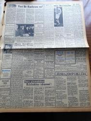 Zafer Gazetesi - 21 Ocak 1958 - Türkiye İle Birleşik Amerika Devletleri Arasında Zirai Mahsul Fazlalıkları Anlaşması İmzalandı - Başvekil Adnan Menderes İstanbul Demokrat Parti İl İdare Heyetinin Verdiği Ziyarette Bulundu - Bağdat Paktına Dahil Türkiye İran Irak Ve Pakistan Arasında Gümrük Sözleşmesi Törenle İmza Edildi - Fatih Rüştü Zorlu'nun Verdiği Beyanat - Ziraat Vekili Nedim Ökmen - Seyfi Kurtbek Köşe Yazısı - Mebuslar Kan Verdi - Moskova'da Yunan Sefaretinde Büyük Casusluk - Misket Yazan Münir Müeyyet Bekman Yazı Dizisi - Radyo Ve Haberler Yazan Hikmet Münir Ebcioğlu - Stratejik Hazırlıkların Gayesi Üsler - Ragıp Akyavaş - Film Yıldızı Model Ve Kontes Elsa Martinelli - Oleyis Sendikası Sekreterine Cevap - Kaybolan Yıllar Türk Filmi Park Sus Sinemasında - Tanınmış Yazar François Sagan Evleniyor - Şehzade Orhan Tarihi Aşk ve Macera Romanı - Ferdi Amcanın Maceraları Çizgi Roman - Dünya Ağır Siklet Güreş Şampiyonu Hamit Kaplan 27 Ocakta Ameliyatı Olacak - Seyfi Cenap Berksoy