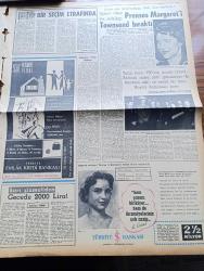 Zafer Gazetesi - 22 Ocak 1958 - Suriye Notasına Cevabımız Türkiye'nin Suriye Üzerinde Hiç Bir Kötü Niyeti Mevcut Değildir - Balıkesir Çimento Fabrikası Pek Yakında Açılıyor - Şemi Ergin'in İstifa Mektubu Ve Başvekil Adnan Menderes'in Cevabı - Bağdat Paktı İktisadi Komitesi Tarafından Dün Neşredilen Tebliğ - Yıkıcı Faaliyetlerde Mücadele Komitesi Dün Toplandı - Kavuştuğumuz Yeni Eserlerden Adapazarı Vagon Atölyesi - Kıbrıs'ta EOKA Tedhiş Tehditlerine Başladı - Demiryollarımızda Elektrik Mi Dizel Mi Buhar Mı - Radyo Ve Haberler Yazan Hikmet Münir Ebcioğlu - Misket Yazan Münir Müeyyet Bekman Yazı Dizisi - Şiir Gecesi Tertiplendi - Prenses Margaret'i Towsend Bıraktı - Türkiye İş Bankası - Sarı Çizmeliden Yazan Adviye Fenik - Kalkınmamızda Kültür Mü Teknik Mi Mühim Rol Oynar - Bugün Bu Gece Ankara'da Nereye Gitmeli - Recep Adanır Milli Kadroya Niçin Alınamaz İdi - İran Güreş Takımı Yarın Ankara'ya Geliyor - Şehzade Orhan Tarihi Aşk ve Macera Çizgi Romanı - Mustafa Dağıstanlı Kaptan Oldu