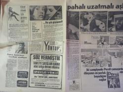 7 Gün Haftalık Aktüalite Sinema Tiyatro Müzik ve Magazin Dergisi - Raquel Welch 3 yılda dünyanın 1 No:lu seks bombası oldu - Güzel yıldız Frank Sinatra ile çevirdiği son film olan ''Ben İçindeki Kadın'' ın birçok sahnelerini bu kıyafetle oynuyor - Marilyn Monroe'nun yerini aldı - Aşkı Almanya'da fırtınalar koparan Türk Çapkın İsmail - Hostes Nil Erkin , göreve başladığı ilk gün 15 evlenme teklifi aldı - Yeşilçam'dan sahneye akın devam ediyor - Güzel olmak için protein şart - Genç kız güzel olduğuna inanmalı - Pahalı Uzatmalı Aşkı - İyi ayının çiftleşmesi için 2 yılda 21 milyon lira harcandı - Çocuklar Sizin İçin - Okulda kızamık var - Bugün de Gülelim - Üngörmüşler Çizgi Romanı - Üniversiteli kayınvalide gelinini kendi okulundan seçti - Az para ile bol sıcak su - 600 yolcu taşıyacak güdümlü dev balon tezgaha konuyor - Aile Yarışıyor - 7 Gün'ün büyük oyunu - Bizimkiler ve Fatoş Çizgi Romanları fotoğraf ve haberi - Tam Takım Dergi