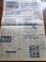 Milliyet Gazetesi - 17 Haziran 1962 - Hükümet En Geç Çarşamba Günü Toplanacak - Devlet Bakanı Nihat Su'da Adalet Partisinden İstifa Ediyor - CHP 6 Yıl Cezalıların Affına Taraftar - İsmet İnönü'nün Daveti İle Bağımsızlar Toplantıya Katıldı - 147'ler İçin Yeniden Kürsüler Kuruluyor - Gizli Ordu Cezayir Belediye Sarayını Yerle Bir Etti - Çetin Altan Köşe Yazısı - İstiklal Caddesi 1 Temmuzda Kapatılıyor - Ayşecik Ateş Parçası Filmi Başrolde Zeynep Değirmencioğlu - Abdülcanbaz'ın Maceraları Çizen Turhan Selçuk - Halit Kıvanç Köşe Yazısı - Gelin Taşı Yazan Yaman Koray Yazı Dizisi - Kızıl Kadırga Yazan Abdullah Ziya Kozanoğlu - Allahlık Ali Bey Çizen Swan - 27 Mayıs'ın Gerisindeki 5 Yılın Hikâyesi Yazı Dizisi - Orhan Erkanlı'nın Ağzından 28 Nisandan 27 Mayıs'a - Şımarık Artistler Hollywood'u Alt Üst Etti - Elizabeth Taylor - Marilyn Monroe - Galatasaray Milli Lig Şampiyonu Oldu - Fenerbahçe İsteyen Oyuncusuna Bonservis Verecek - 1962 Şili Dünya Kupası