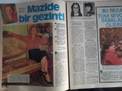 TV'de 7 Gün Haftalık Aktüalite Sinema Tiyatro Müzik ve Magazin Dergisi - 9 Haziran 1975 - Sayı:18 - Ali Rıza Binboğa - Tunus Tv'si Emel Sayın'ın Bütün Filmlerini Satın Alıyor - Mazi Kalbimde Yaradır - Hikmet Feridun Es - Kaçak efsanesi de bitiyor - Rakamlarla, iki yıldır seyrettiğimiz kaçak - Arsen Lüpen Türkiye'de Film Çevirecek - Marmaris'te Aşk Başkadır - Şükran Özer'le Mazide Bir Gezinti - Emine Fulsen - Zafer Celasun- Fikret Hakan - Ayhan Işık - Ajda Pekkan Posteri - Ayla Büyükataman, Tülin Yakarçelik, Fehmi Ege - İsmail Cem şenliği 10 saat sürdü - Estergon Kalesi - Füsun Önal kaybettiği kalbini telesporda buldu - Bir avazda Şule Gençosman ve iyi yolculuklar - Atilla Atasoy'un İki Müjdesi Var - Hikmet Feridun Es - Adnan Advan'ın özel albümünden - Ömer Faruk Altınsoy - Hasan Önal - Sibel Penjak - Mireille Mathieu - Sezai Solelli - Seyhan Tütün ve Öyküleri ile Türküler - Pembe Panter ve Temel Reisi Ne Zaman Seyredeceğiz? - Bir Mektup Rekortmeni - Posterli Tam Takım Dergi