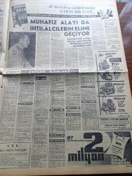 Milliyet Gazetesi - 13 Haziran 1962 - İsmet İnönü Yeni Türkiye Partisi Ve Cumhuriyetçi Köylü Millet Partisi Liderleri İle Görüştü - Üçlü Bir Koalisyon İhtimali Kuvvetlendi - Cevdet Perin Adalet Partisinden Çekildi - Millet Partisi Kuruluyor - İstanbul'a Gelen Ünlü Fransız Aktristi Marie Bell'e 4 Kırmızı Gül - Sovyetler 35 Milyon Türk'ü Ruslaştırmaya Çalışıyorlar - Dün Bir Öğrenci Daha İmtihandan Sonra Öldü - İslamiyet Afrika'da Hızlıca Yayılıyor - Çetin Altan Köşe Yazısı - Sarışın Bomba Jayne Mansfield Bir Sütyenle Kaldı - Amerikalı Astronot Yarbay John Glenn'in Dostluk 7 Kapsülü İstanbul'a Geldi - Akbaba Dergisi Hüseyin Korkmazgil Yusuf Ziya Ortaç Ve Rıfat Ilgaz - Abdülcanbaz'ın Maceraları Çizen Turhan Selçuk - Gelin Taşı Yazan Yaman Koray Yazı Dizisi - Kızıl Kadırga Yazan Abdullah Ziya Kozanoğlu Yazı Dizisi - Cici Can Çizen Bedri - 27 Mayıs'ın Gerisindeki 5 Yılın Hikâyesi Hazırlayanlar Ömer Sami Coşar Abdi İpekçi - Zaman Ve Şöhrete Karşı Yıkılmayan Şöhretler - Katherine Hepburn
