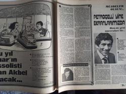 TV'de 7 Gün Haftalık Aktüalite Sinema Tiyatro Müzik ve Magazin Dergisi - 30 Haziran 1975 - Sayı:21 - Can Akbel Fuar'ın Assolisti - ''Bendeniz Bay Uzunkulak'' - Charles Boyer - Rudolph Valentino - - Esen Ünür - Mediha Şen - Gönül İpek - Selahattin Pınar - Saadettin Kaynak - Timur Selçuk - Sabri Dino - İlhan İrem de ''Bahçıvan'' oldu - Çetin Çeki, TV Haberleri Müdür Yardımcısı oldu - Atilla Yelken - Baba Cartwright - Hulusi Kentmen - Atıf Kaptan - Kadir Savun - Semiha Yankı olayı - Kamuran Akkor Rüzgarın Hışmına Uğradı - Tahsin Öztin - Deveyi tanır mısınız? - Emel Sayın - Yılmaz Güney - Jack Lemmon - Nurhan Damcıoğlu - Macit Flordun - John Steinbeck - Yeşim Posteri - ''DKD'' kursları için halkevlerine akın başladı - Karakolda filmi niçin oynatılmadı? - 3, İstanbul Festivali neden TV'de gösterilmiyor? - Yasemin Kumral Dereden Tepeden - Nilüfer - İlhan İrem - Ali Rıza Binboğa - Semiha Yankı - Halit Kıvanç - Sezai Solelli - Semih Polat fotoğraf ve haberi - Posterli Tam Takım Dergi