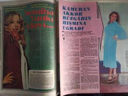 TV'de 7 Gün Haftalık Aktüalite Sinema Tiyatro Müzik ve Magazin Dergisi - 30 Haziran 1975 - Sayı:21 - Can Akbel Fuar'ın Assolisti - ''Bendeniz Bay Uzunkulak'' - Charles Boyer - Rudolph Valentino - - Esen Ünür - Mediha Şen - Gönül İpek - Selahattin Pınar - Saadettin Kaynak - Timur Selçuk - Sabri Dino - İlhan İrem de ''Bahçıvan'' oldu - Çetin Çeki, TV Haberleri Müdür Yardımcısı oldu - Atilla Yelken - Baba Cartwright - Hulusi Kentmen - Atıf Kaptan - Kadir Savun - Semiha Yankı olayı - Kamuran Akkor Rüzgarın Hışmına Uğradı - Tahsin Öztin - Deveyi tanır mısınız? - Emel Sayın - Yılmaz Güney - Jack Lemmon - Nurhan Damcıoğlu - Macit Flordun - John Steinbeck - Yeşim Posteri - ''DKD'' kursları için halkevlerine akın başladı - Karakolda filmi niçin oynatılmadı? - 3, İstanbul Festivali neden TV'de gösterilmiyor? - Yasemin Kumral Dereden Tepeden - Nilüfer - İlhan İrem - Ali Rıza Binboğa - Semiha Yankı - Halit Kıvanç - Sezai Solelli - Semih Polat fotoğraf ve haberi - Posterli Tam Takım Dergi