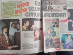 TV'de 7 Gün Haftalık Aktüalite Sinema Tiyatro Müzik ve Magazin Dergisi - 3 Kasım 1975 - Sayı:39 - En uzun günün arından - Altan Erbulak - Altan Karındaş - Filiz Akın - Cenk Koray - Yaşar Özel - Zeki Sözer - Güneş Tecelli - Bülent Ersoy olayının içyüzü - Mazi Kalbimde Yaradır - Hikmet Feridun Es - Komiser Columbo'nun Romanı - Ross Martin - Halit Kıvanç - Celal Bayar - Barış Manço - Kadınlar Yılında Herşey Kadınlar İçin - Nida Tüfekçi - Füsun Önal - Atilla Özdemiroğlu - Ali Uyanık - Erol Aksoy - Dilenci iş arıyor - TV Gençlik Kulübü - Nathalie Wood - George Chakiris - Russ Tamblyn - Richard Beymer - Rita Moreno - TV'de Yerli Filmler Üzerine - Ümit Tunçağ - Elvan Sevil - Sebla Özveren -Barbara Bain - Martin Landau - 18 Yıllık Bir Aşk Hikayesi fotoğraf ve haberi - Tam Takım Dergi