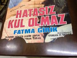 HATASIZ KUL OLMAZ, ORİJİNAL SİNEMA AFİŞİ - 1977, FİLM AFİŞİ / POSTERİ - BÜYÜK BOY - ORİJİNAL - 98 X 66 cm EBADINDA - Original Turkish Big Size Movie Poster - Osman F. Seden, Orhan Gencebay, Hülya Tuğlu, Hikmet Taşdemir, Yıldırım Gencer, İhsan Gedik, Kadir Savun, Süleyman Turan, Fatma Girik, Tevfik Şen, Bedri Uğur, ERMAN FİLM