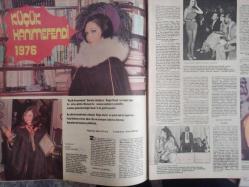 TV'de 7 Gün Haftalık Aktüalite Sinema Tiyatro Müzik ve Magazin Dergisi - 8 Mart 1976 - Sayı:11 - Ajda Pekkan - Fecri Ebcioğlu - Erkan Yolaç - Cemil Can Bıçakçı - Ateş Böcekleri - Halit akçatepe - İlhan Daner - Ekran Başı - Hikmet Feridun Es - Bülent Denli - Sinemanın Aktör böksörleri - Süleyman Turan - Jean Paul Belmondo - Harold lloyd - Kartal Tibet - Paul Newman - Alfred Hitchcock - Ernest Hemingway - Sezai Solelli - Taner Şener - Küçük Hanımefendi 1976 - Belgin Doruk - Küçük Aydın - Uğur Akdora - Yahya Demirel - Ayten alpman - İzzet Günay - Mete İnselel - Grace Kelly - Türkan Şoray - İzzet Günay - Efkan Efekan - Türkan Şoray Posteri - Safiye Filiz - Bülent Denli - Fecri Ebcioğlu - Tahsin Öztin - Enrico Macias - Demis Roussos - Serpil Barlas sonunda şeytanın bacağını kırdı - Selçuk Alagöz'ü askere böyle uğurladık - İskender Doğan - Cem KAraca - Melike Demirağ - Seçil Heper - Alpay - Hikmet Feridun Es - Harika Değirmenci - Turhan Erdemgil - Barry Fitzgerald - Posterli Tam Takım Dergi