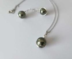 Vintage El yapımı Gümüş Kaplama İmitasyon Yeşil İnci Küpeler ve Kolye Takım