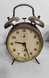 ANTİKA KURMALI ALMAN PETER MARKA MASA SAATİ FAAL ÇALIŞIR DURUMDA