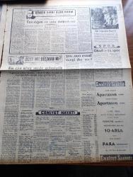 Halkçı Gazete - 19 Mayıs 1954 - Üniversitesilerde Atatürk'ün Hayatıyla İlgili Çalışmalar - Fuad Arna İle Millet Gazetesi Yazıişleri Müdürü Hüsnü Zeki Söylemezoğlu Evvelki Günkü Duruşmaları Sırasında Fotoğraf - İmam Hatip Okulunun Dün Yapılan Seçme Müsabakasına 201 Öğrenci Katıldı - Masa Futbolu Şampiyonası - Türkiye'nin Fransa'ya Olan Ticari Borçları - Altın Fiyatları Yükseliyor - Güzel Regina Dedektif Cardoc'un Maceraları Yazan Georges Dejean Yazı Dizisi - Namık Zeki Aral Köşe Yazısı - Çetin Altan Köşe Yazısı - Müslüman Kardeşler Lideri El Hudeybi Halk Mahkemesi Karşısında - İsmet İnönü'ye Sövmek - Hüseyin Cahit Yalçın'ın 50 Yıllık Siyasi Hatıraları Meşrutiyet Devri Ve Sonrası Yazı Dizisi - Baykara'nın Serüvenleri Baykara Hollywood'da Çizgi Roman - Ölü Kafası pelerin Altında İşlenen Cinayet Yazan Ketlin Veyd Yazı Dizisi - Binbir Sırrı Olan Adam Eski Müfettiş Thorp'un Hatıraları Yazan Arthur Thorp Yazı Dizisi - Shell - Film Ve Dans Yıldızı Nimet Alp Esenparkta - Devlet Tiyatrosu