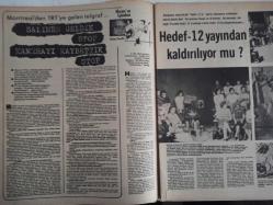 TV'de 7 Gün Haftalık Aktüalite Sinema Tiyatro Müzik ve Magazin Dergisi - 19 Temmuz 1976 - Sayı:30 - Olimpiyat Özel Sayısı - Yeni Yazı Dizisi - Güçlü erkeklerin gövde gösterisi - Müzik ile spor elele - Yüzme Olimpiyatlarla 1957'de tanıştı - Güneş Tecelli - Hedef 12 yayından kaldırılıyor mu? - Amerika'nın çılgın yasaları - Hikmet Feridun Es - Dün Nureddin Şefkati.. Bugün baba Cartwright - Giray Elmalı - Münih Olimpiyatlarının Yıldızları Bugün Ne Yapıyor? - Montreal Çayırında Güreş - Mehmet Biber - İsmail Ogan - Tevfik Kış - Ahmet Ayık - Mahmut Atalay - Gökben - Müjde Ar Posteri - Ekranın çiçeği burnunda gelini - Emine Bayraktar - Tahsin Öztin - Seyirci Gözüyle - Keloğlan'ın Dönüşü - Rüştü Asyalı - Onlar erdi muradına - Hale Soygazi, Ahmet Özhan kanunu - Neco - Neye Niyet Neye Kısmet - Hürollar ''Eskici Dede'' ile ekrana geliyorlar - Artık yayınlar doğrudan doğruya yapılacak - Tele Şaka - Domates Güzeli ''Spikoş'' değiştirdi - Füsun Önal fotoğraf ve haberi - Posterli Tam Takım Dergi