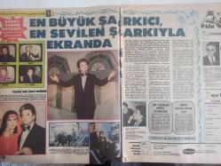 TV'de 7 Gün Haftalık Aktüalite Sinema Tiyatro Müzik ve Magazin Dergisi - 1 Ocak 1982 - Sayı:1 - Zeki Müren - Yılbaşı gecesi şenliğinde yıldız yağmuru var - En büyük şarkıcı, en sevilen şarkıyla ekranda - TRT Genel Müdürü'ne 100 soru - 1982 ekranındaki kara bulutlar - Ülkü Giray'dan yıla bakış! - Yeni Yıla, TRT'yi karıştıran dansözle giriyoruz - Tele program - TV Bulmaca - Ve mikrofonda yılbaşı - Gözünüz ekranda, kulağınız radyoda olsun! - Türkan Şoray - Arçelik Buzdolabı Reklamı fotoğraf ve haberi - Dergi Tam Değildir sadece 8 Sayfası Mevcuttur