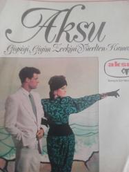 TV'de 7 Gong Haftalık Aktüalite Sinema Tiyatro Müzik ve Magazin Dergisi - 27 Nisan 1987 - Sayı:17 - Perihan Abla'ya Gökten yağmur değil para yağıyor - Hürriyet gazete reklamı - Perran Kutman da köşeyi dönüyor ! - Milyarderliğe tam gaz ileri! - Atilla Arcan - Babasının gölgesinden kaçan komedyen - 100 günlük maraton TV'de noktalandı - Ayten Gökçer - Televizyonda Türk Sineması'na son darbe - Tarık Akan - Türkan Şoray'ın göbeğini kim kapadı - Cihan mı Yusuf mu? - Hale Soygazi - Barış Pirhasan - Sibel Egemen - Bars Çifti Politikada Kararlı - Ali Bars - Mesut Yılmaz - Kamil Sönmez kendini pek beğendi - Ayşegül Aldinç iki buçuk erkek arasında - Emine Smith - Anasına niyet kızına kısmet - Fisher Radyo Reklamı - Aksu Kumaş Reklamı fotoğraf ve haberi - Dergi Tam Değildir sadece 8 Sayfası Mevcuttur