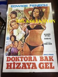 DOKTORA BAK HİZAYA GEL (La dottoressa del distretto militare), ORİJİNAL SİNEMA ÇİZİM AFİŞİ - 1976, FİLM AFİŞİ / POSTERİ - BÜYÜK BOY - ORİJİNAL - 100 X 68 cm EBADINDA - Original Turkish Big Size Movie Poster - Nando Cicero, Nando Cicero, Franco Milizia, Marino Onorati, Edwige Fenech, Alfredo Pea, Alvaro Vitali, Carlo Delle Piane, Grazia Di Marzà, Alfonso Tomas, Renzo Ozzano, Angelo Pellegrino, Dante Cleri, Tom Felleghy, Dante Cona, Mario Meniconi, Alfredo Adami, Lucio Montanaro, AKIN FİLM