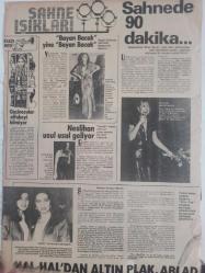 TV'de 7 Gün Haftalık Aktüalite Sinema Tiyatro Müzik ve Magazin Dergisi - ''Bütün günahım, bu kapıdan girmek'' - Zerrin Özer, Bora Ayanoğlu - Doğmadan ölen grup - Barış Manço - Sahnede 90 dakika - Emel Sayın - Serpil Örümcer - Gazinocular alfabeyi bilmiyor - Neslihan usul usul geliyor - Emel Sayın - Türkan Şoray, kardeşi Nazan'ın ''Altın Plak'' törenine katılmadı ama ona öyle bir yaş günü armağanı gönderdi ki fotoğraf ve haberi - Dergi Tam Değildir sadece 2 Sayfası Mevcuttur - Dergi Kapağı Yoktur