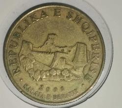 ARNAVUTLUK 2000 10 LEKE  ÖZEL KAPAMASINDA