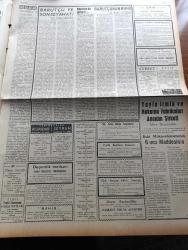 Ulus Gazetesi - 16 Mart 1959 - Faik Ahmet Barutçu'yu Saygı İle Anarken Yazan İsmet İnönü - Memleketimizin Büyük Kaybı Faik Ahmet Barutçu Bugün Resmi Törenle Toprağa Verilecek - Viyolonist Gülden Aruman Konser Verecek - Güreşte Şampiyon Olduk - Talat Paşa'yı Anma Töreni - Atina'da Grivas İçin Karşılama Hazırlığı - Abdülnasır Musul Ayaklanması Son Değildir Diyor - 23 Kişi Göz Bağışında Bulundu - Türkiye Göz Bankasının Genel Kurulu Toplandı - Milli Lig Ankara Maçları - Demirspor Göztepe İle Gençlerbirliği De Karşıyaka İle 1 1 Berabere Kaldı - Atatürk'ün Adana'ya Gelişinin 36. Yıldönümü - Kuklalar Yazan Oktay Verel Yazı Dizisi - Tarihte Bugün İstanbul'un İşgali - Son Osmanlı Mebusan Meclisi İstanbul'un İşgali Yazan Ali Rıza Erem - Tamek Konserveleri - Barutçu Ve Son Seyahati Hıfzı Oğuz Bekata - Ankara'da Sinemalar Ve Tiyatrolar Programı - Ruti Değirmenli Yumaklarını Kullanınız - Henschel 12 tonluk Diesel Kamyonları - Kızılay Eşya Piyangosu - Kadın Terzisi Sedat Kandemir - İrfan Baydar