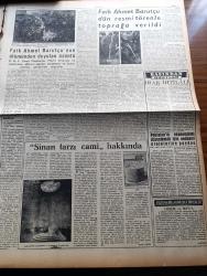 Ulus Gazetesi - 17 Mart 1959 - CHP Meclis Grup Başkanvekili Ankara Milletvekili Faik Ahmet Barutçu Dün Resmi Törenle Toprağa Verildi - CHP Genel Başkanı İsmet İnönü Merhum Faik Ahmet Barutçu'nun Ailesine Başsağlığı Dilerken - Kahire'de Kasım Aleyhine Miting - Kruşçef Nasır'a Çatan Bir Konuşma Yaptı - Öğretmene Tabanca Çeken Lise Öğrencisi - CHP'den Demokrat Parti'ye Geçen Hüseyin Şahin Protesto Ediliyor - 16 Mart Şehitleri Dün De Anıldı 18 Mart Zaferi Yarın Kutlanıyor - İstanbul'da CHP Faik Ahmet Barutçu Ocağı Açılacak - Kıbrıs'ta Bugün Bakan Seçilecek - Öğretmen Okullarının 111. Kuruluş Yıldönümü Dün Törenle Kutlandı - Kuklalar Yazan Oktay Verel Yazı Dizisi - İmtiyazsız Sınıfsız Yazan Salahattin Hakkı Esatoğlu - Mimar Sina Tarzı Cami Hakkında - Kastamonu Milletvekili Zeki Cemal Vefat Etti - Ankara'da Sinemalar Ve Tiyatrolar Programı - Memetle Memet Yazan Ve Çizen Tonguç Yaşar - Baykara Tutsak Çizgi Roman - Fenerbahçe Beşiktaş Yarın Karşılaşıyor - Kıbrıs Türk Spor Teşkilatı Başkanı