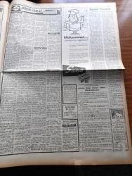 Ulus Gazetesi - 19 Ocak 1959 - Karayolları Bütçesi Görüşmesinde Programsız Çalışma Tenkidlere Uğradı - Kasım Gülek Dün Strazburg'a Hareket Etti - Paris Bölgesi Sular Altında - Eoka Yeniden Tedhişe Başlayacağını Bildirdi - Hereke Dokuma İşçileri Sendikası Kongresinde İşçiler Hayat Pahalılığından Şikayet Etti Ve Grev Hakkı İstedi -  Türklüğü Tahkir Eden Yorgo Otis'in Akıl Hastası Olduğu Sanılıyor - Türk Amerikan Derneğinde Açılan Tasarlanan Türkiye Adlı Sergiden Bir Görünüş - Ünlü Yıldız Eva Bartok Bombay'da -  Kimya Mühendisimiz İnci Miller Uluslararası Birincilik Kazandı - Kuklalar Oktay Verel Yazı Dizisi - Tarihte Bugün Edgar Allan Poe'nin  Doğumu - Kaçak Viski Ve Dolar Bulundu - Sana Yağ - Mustafa Ekmekçi - Dikbaş Eğikbaş Karabaş Çizen Eflatun Nuri - Memetle Memet Yazan Ve Çizen Tonguç Yaşar - Fenerbahçe Dün Galatasarayla Golsüz Berabere Kaldı - Gül Çiray Gazi Koşusunda Rakipsizdi - Basketbol Ligi'nde Mülkiye İlk Devreyi Lider Olarak Bitirdi - San Francisco Ballet