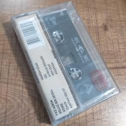 EGE SENDEN UZAK Kaset Sıfır .68