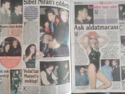 Manşet Haftalık Aktüalite Sinema Tiyatro Müzik ve Magazin Dergisi - Hülya Avşar - Tanju Çolak - Ozan Orhon - Metin Esen - Nuray Deveci - Ünal Küpeli - Esra Keskinoğlu - Bedri Ayseli - Ferdi Tayfur - Kaan Girgin - Mustafa Kandıralı - Sibel Barış - Muzaffer Çaha Atelıer - Zeki Müren - Sibel Niran - Cemal Özgörkey - Cavit Çağlar - Kerim Tekin - Çolpan İlhan - Hazım Körmükçü - Eva Herzigova - Atilla Özdemiroğlu - Meltem Hakararlar - Nail Keçeli - Şebnem Dönmez - Oktay Kaynarca - Funda Barın - Aydın Karabulut - Ahu Tuğbay - Mustafa Kefeli - Ajda Pekkan - Teoman Demir - Serap Acar - Nihat doğan - Figen Çakmak - Emre Akdeniz - Arzu Pavlova - Ebru Tibet - Çimen Mermercioğlu - Tuğba Özay - Pınar Aylin - İbrahim Erkal Attila İlhan - Yılmaz Morgül - Rafet El Roman - Orhan Gencebay - Güner Çapa - Erdem Balık - Nihal Toplu - Özlem Çabuk - Levent Kırca - Atilla Yiğit - Cihat Tamer - Kerem Alışık fotoğraf ve haberi Dergi Tam Değildir Sadece 36 Sayfası Mevcuttur