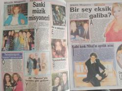 Manşet Haftalık Aktüalite Sinema Tiyatro Müzik ve Magazin Dergisi - Hülya Avşar - Tanju Çolak - Ozan Orhon - Metin Esen - Nuray Deveci - Ünal Küpeli - Esra Keskinoğlu - Bedri Ayseli - Ferdi Tayfur - Kaan Girgin - Mustafa Kandıralı - Sibel Barış - Muzaffer Çaha Atelıer - Zeki Müren - Sibel Niran - Cemal Özgörkey - Cavit Çağlar - Kerim Tekin - Çolpan İlhan - Hazım Körmükçü - Eva Herzigova - Atilla Özdemiroğlu - Meltem Hakararlar - Nail Keçeli - Şebnem Dönmez - Oktay Kaynarca - Funda Barın - Aydın Karabulut - Ahu Tuğbay - Mustafa Kefeli - Ajda Pekkan - Teoman Demir - Serap Acar - Nihat doğan - Figen Çakmak - Emre Akdeniz - Arzu Pavlova - Ebru Tibet - Çimen Mermercioğlu - Tuğba Özay - Pınar Aylin - İbrahim Erkal Attila İlhan - Yılmaz Morgül - Rafet El Roman - Orhan Gencebay - Güner Çapa - Erdem Balık - Nihal Toplu - Özlem Çabuk - Levent Kırca - Atilla Yiğit - Cihat Tamer - Kerem Alışık fotoğraf ve haberi Dergi Tam Değildir Sadece 36 Sayfası Mevcuttur